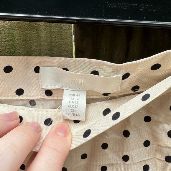 H&M Satin Polka Dot Split Side Cream Midi Skirt NWT Size 12 - Picture 5 of 12